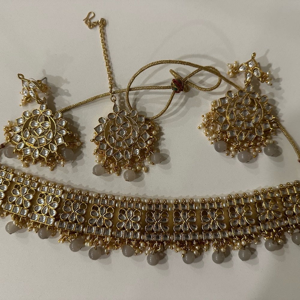 Grey and white necklace and earring set